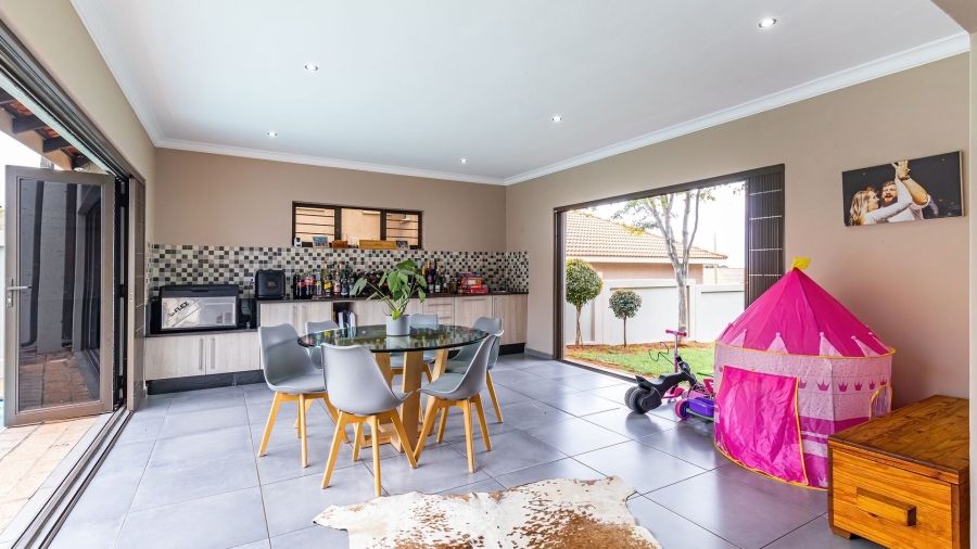 4 Bedroom Property for Sale in Boschdal North West